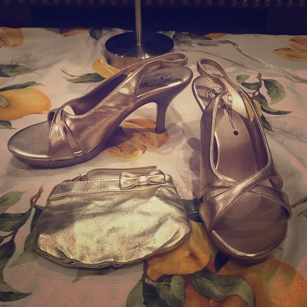 Mod gold shoes with cute matching wristlet